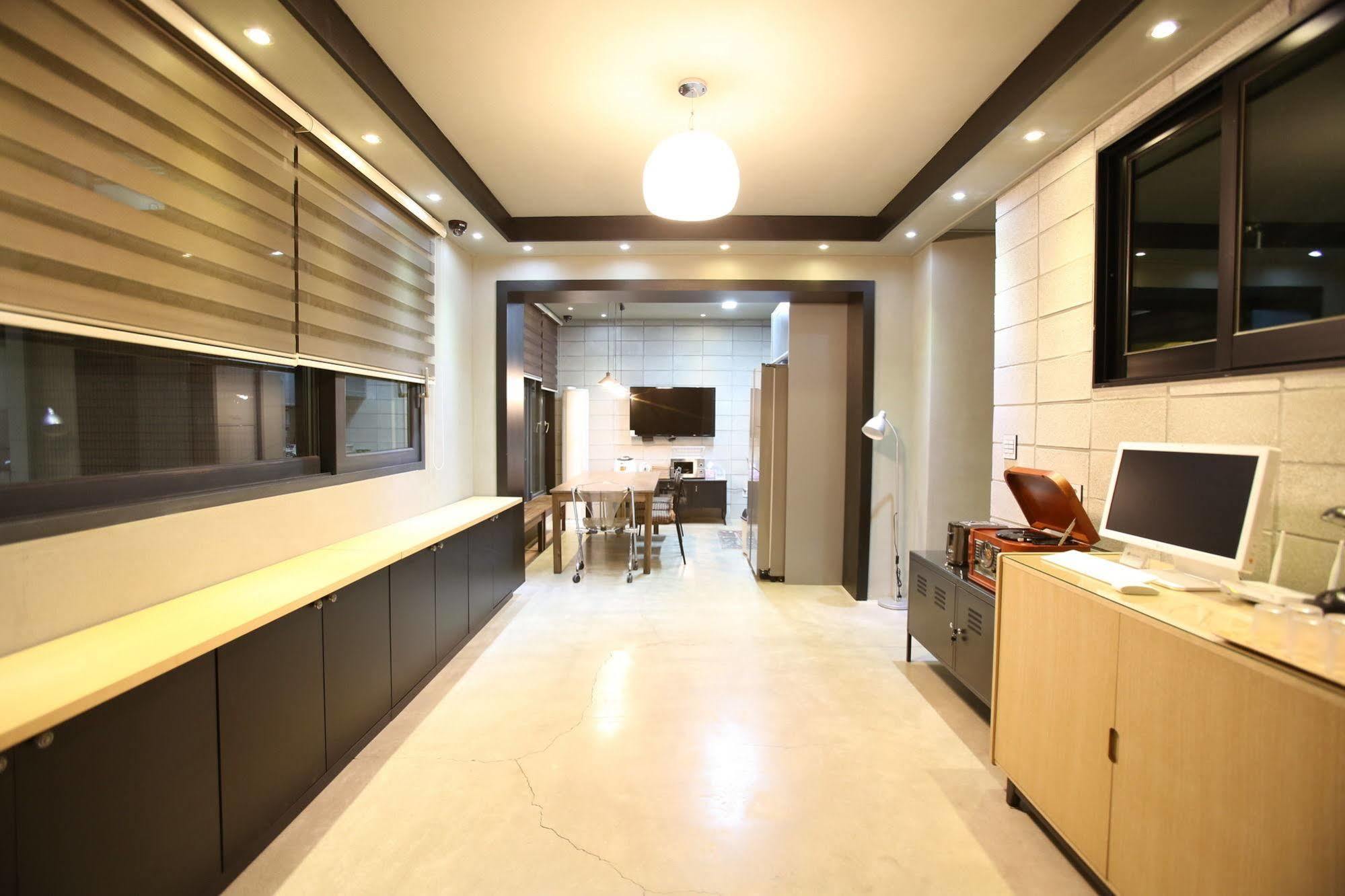 24 Guesthouse Garosugil - Gangnam Seoul Bagian luar foto
